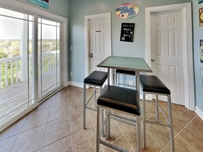 Studio (4 Bedrooms) | Property amenity