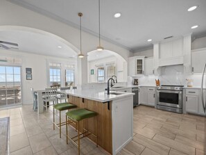 Studio (Multiple Bedrooms) | Property amenity