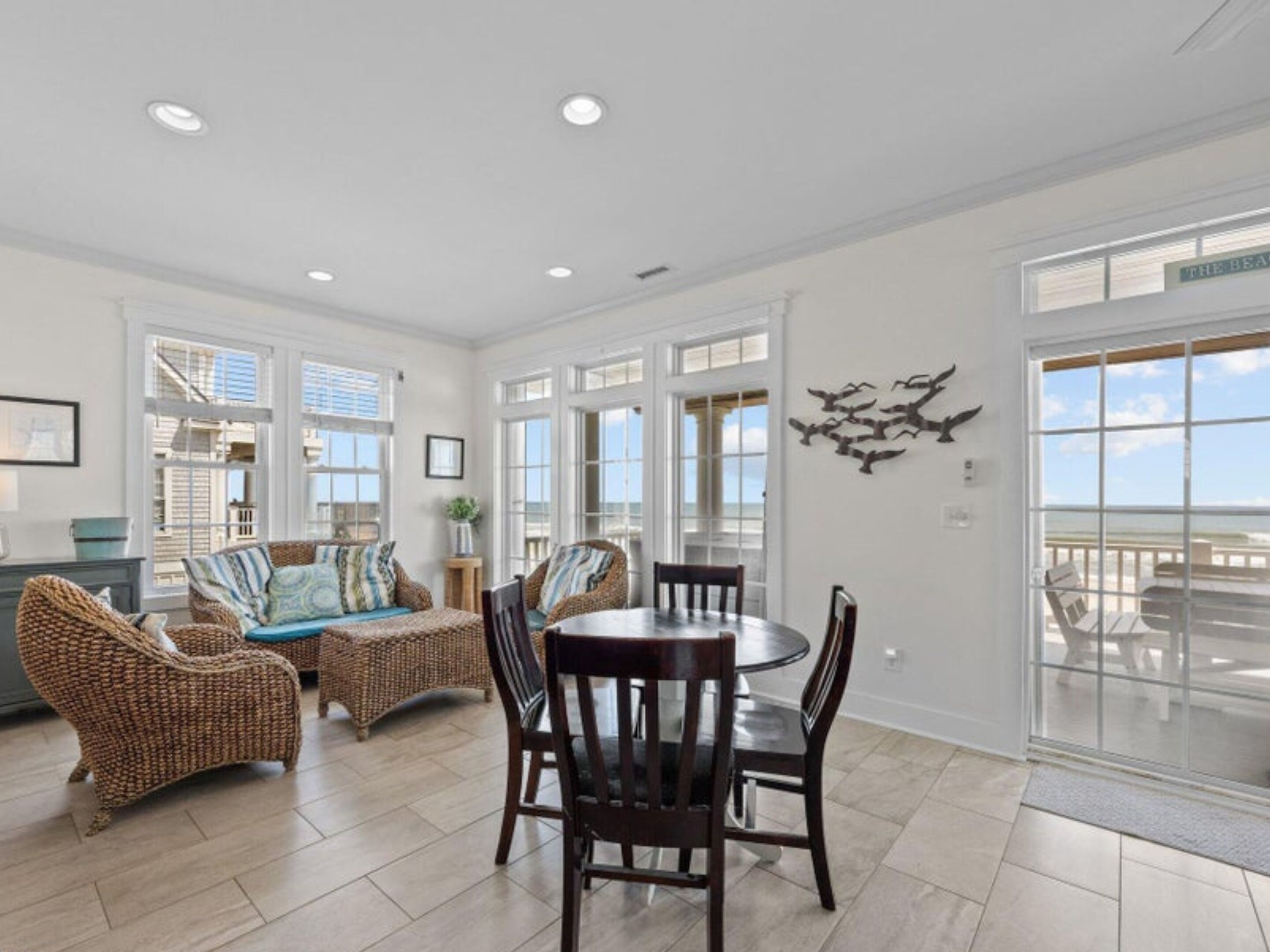 Studio (Multiple Bedrooms) | Property amenity