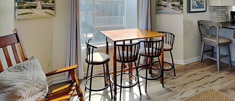 Studio (4 Bedrooms) | Property amenity