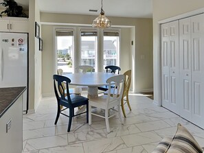 Studio (4 Bedrooms) | Property amenity