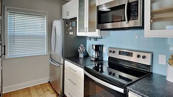 Studio (3 Bedrooms) | Property amenity