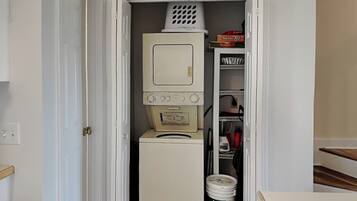 Studio (3 Bedrooms) | Fasilitas properti