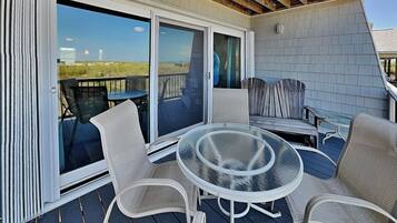 Studio (3 Bedrooms) | Property amenity