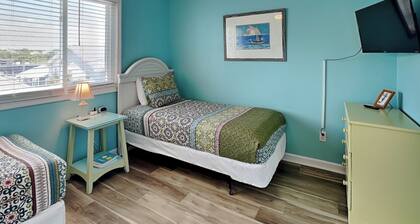 Beauregard's Rest by Carolina Retreats