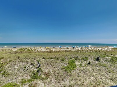 Beauregard's Rest by Carolina Retreats