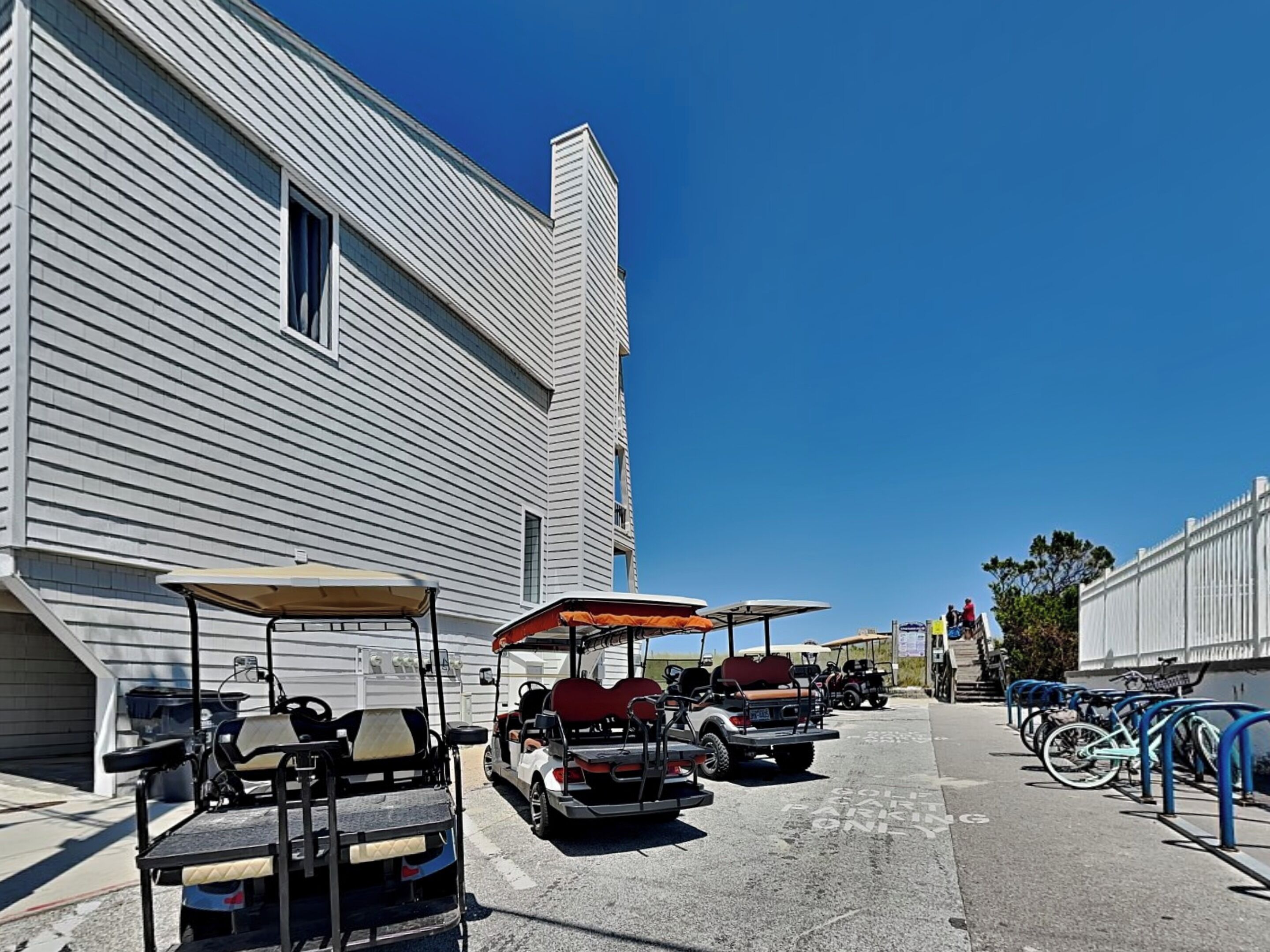 Studio (3 Bedrooms) | Tiện nghi, dịch vụ nơi lưu trú