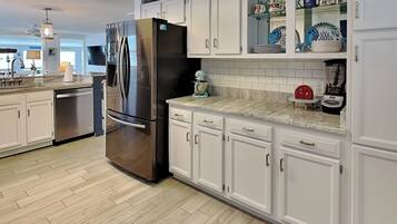 Studio (2 Bedrooms) | Property amenity