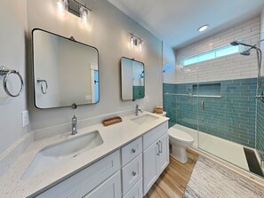 Estudio (3 Bedrooms) | Servicio de la propiedad