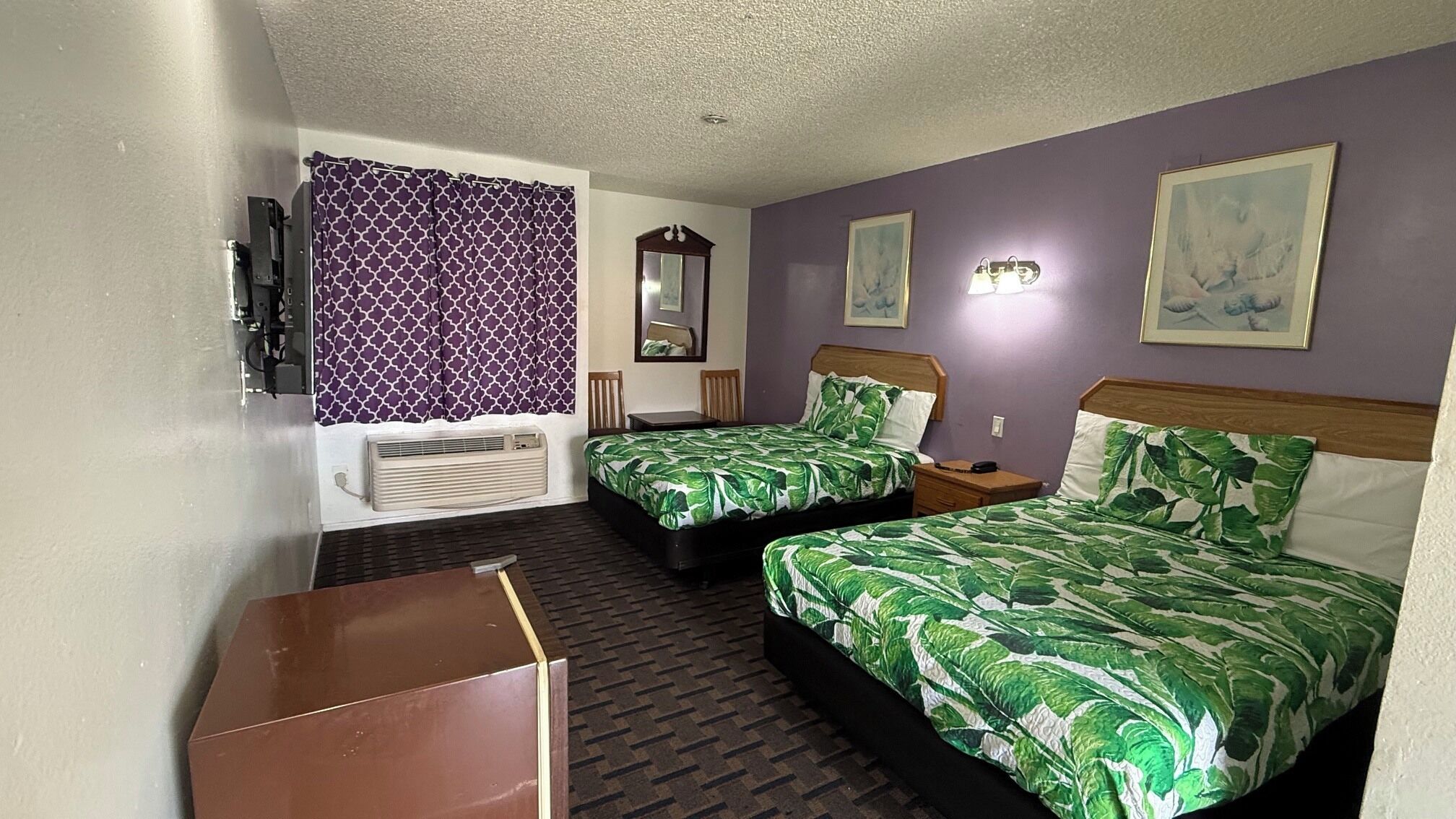 Standard Room, 2 Double Beds, Non Smoking, Private Bathroom | Free WiFi, bed sheets