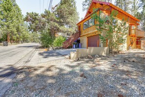 Exterior - Hike, Ski & Explore Big Bear Lake: Cabin w/ Deck! (Big Bear)