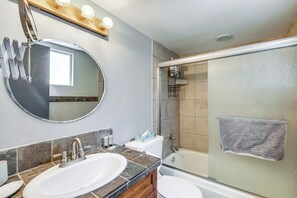 Hair dryer, towels - Hike, Ski & Explore Big Bear Lake: Cabin w/ Deck! (Big Bear)