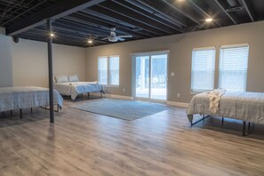 5 habitaciones, escritorio, tabla de planchar con plancha y wifi 