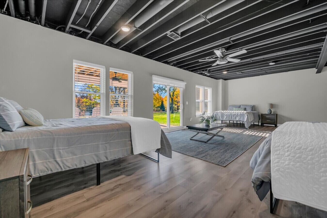 5 bedrooms, desk, iron/ironing board, WiFi