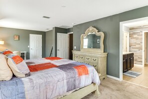 5 Schlafzimmer, Schreibtisch, Bügeleisen/Bügelbrett, Internetzugang