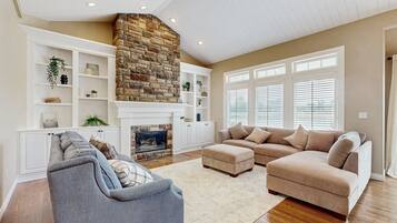 TV, fireplace