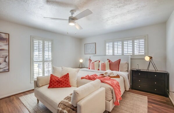 4 chambres, fer et planche à repasser, accès à Internet, literie fournie