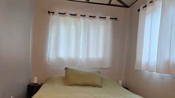 2 bedrooms, desk, free WiFi, bed sheets