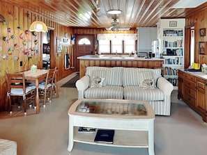 Studio (4 Bedrooms) | Property amenity - Pana-Sea-A by Topsail Realty (Holly Ridge)