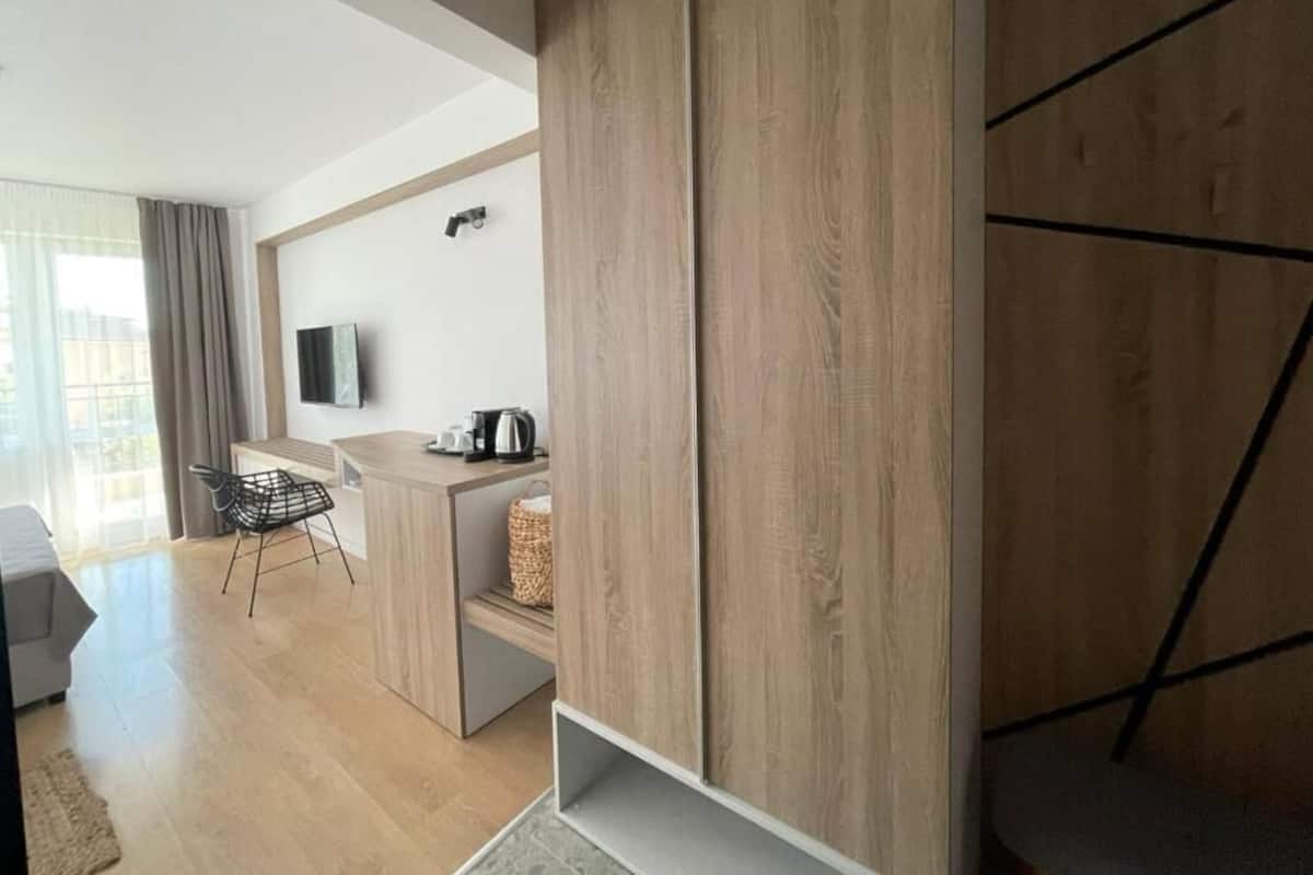 Deluxe Double Room, Balcony, Garden View | In-room safe, iron/ironing board, free WiFi