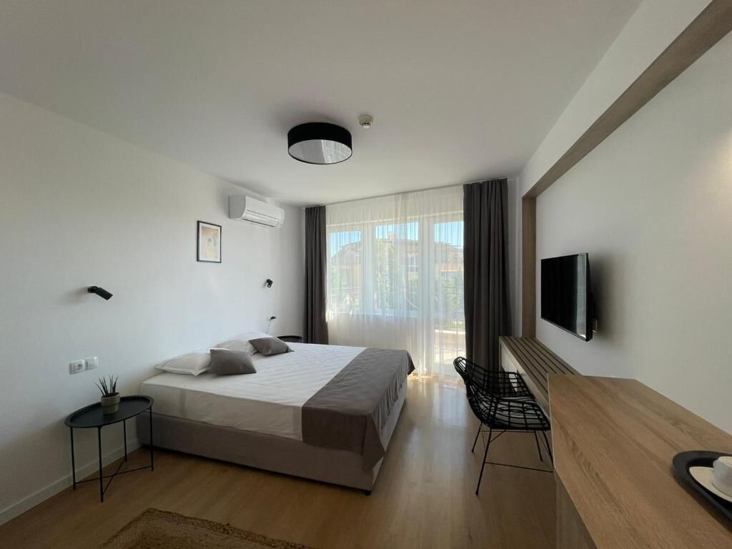 Dobbeltrom – deluxe, balkong, hageutsikt | Safe på rommet, strykejern/-brett og wi-fi (inkludert)