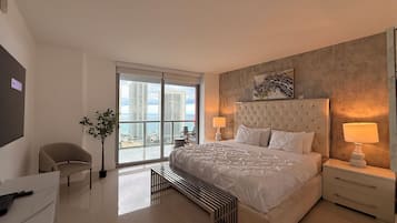 3 bedrooms, in-room safe, desk, free WiFi