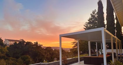 Golden Glow Hillside Retreat near Disneyland