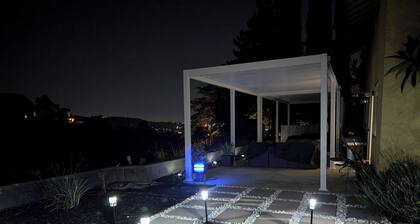 Beautiful Hillside Retreat w/ sunset views near Disneyland