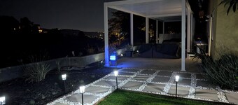 Beautiful Hillside Retreat w/ sunset views near Disneyland