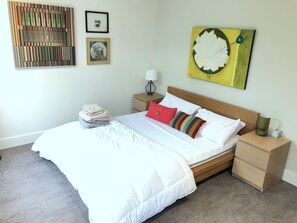 1 bedroom, WiFi, bed sheets - Charming 2 1/2, Fully furnished, equipped, heated, lit and air-conditioned. (Montréal)