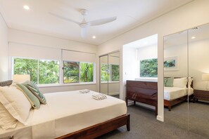 4 bedrooms, iron/ironing board, free WiFi