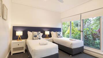 4 bedrooms, iron/ironing board, free WiFi