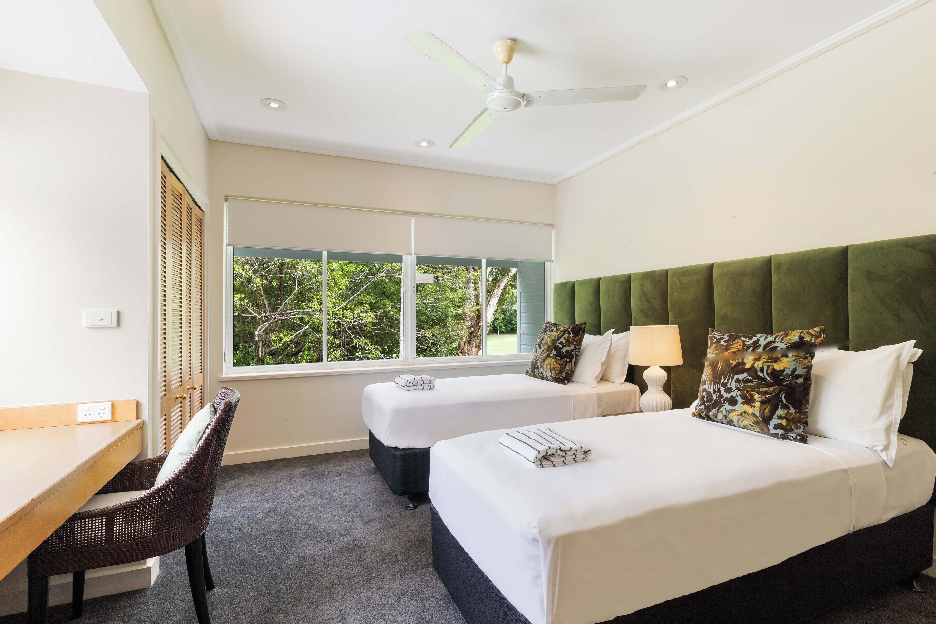 4 bedrooms, iron/ironing board, free WiFi