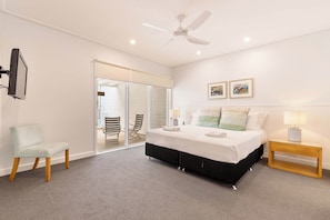 3 bedrooms, iron/ironing board, free WiFi