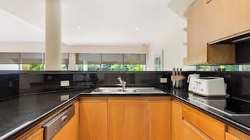 Oven, stovetop, dishwasher, coffee/tea maker