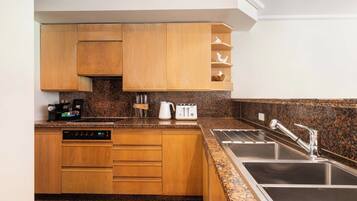 Oven, stovetop, dishwasher, coffee/tea maker