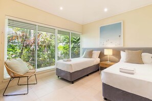 3 bedrooms, iron/ironing board, free WiFi