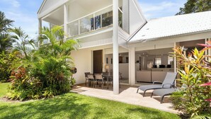 Outdoor dining - Mirage Resort Villa 130 with access to Sheraton Facilities (Port Douglas)
