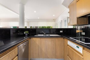 Oven, stovetop, dishwasher, coffee/tea maker