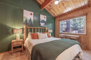 4 bedrooms, iron/ironing board, travel cot, free WiFi - Retro camp vibes meet modern comfort — hot tub under the stars, full game room, and walkable location near Summit & the Village. (Big Bear Lake)