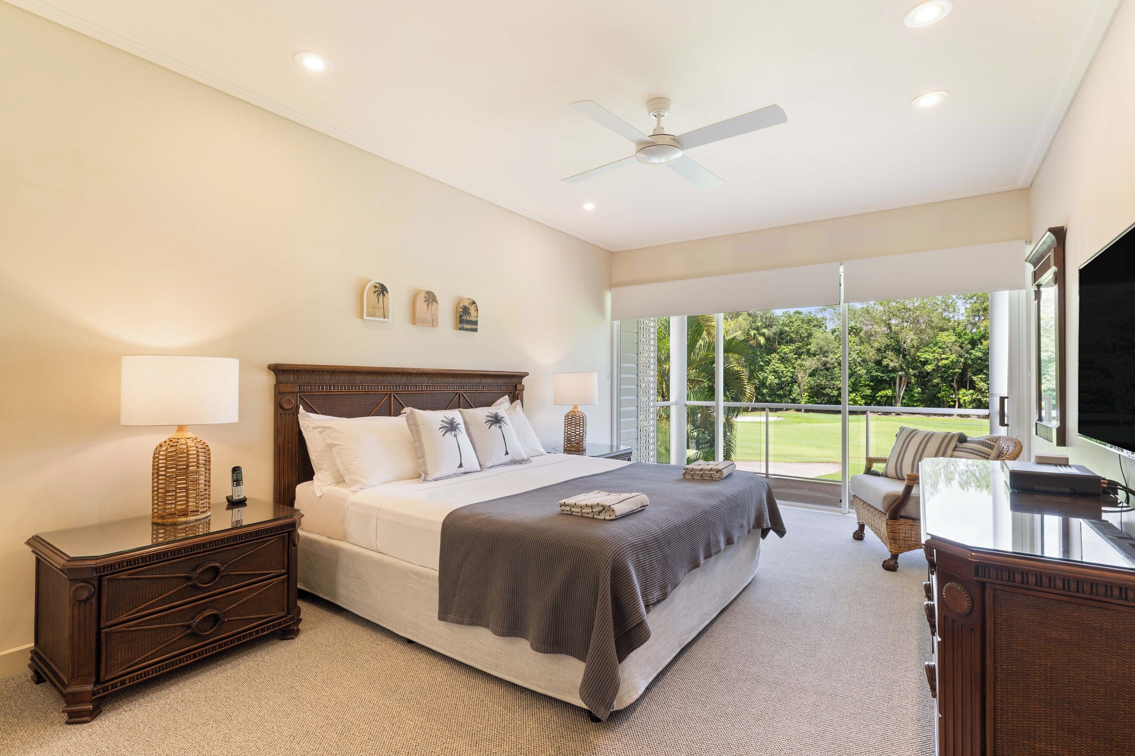 2 slaapkamers, een strijkplank/strijkijzer, gratis wifi