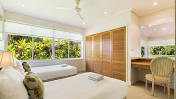 3 bedrooms, iron/ironing board, free WiFi
