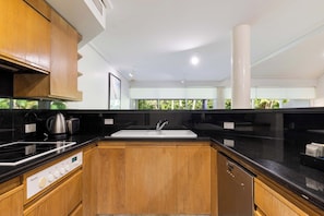 Oven, stovetop, dishwasher, coffee/tea maker