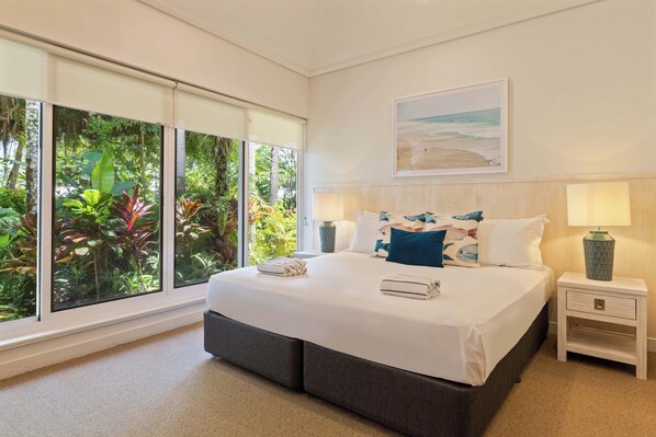 4 bedrooms, iron/ironing board, free WiFi