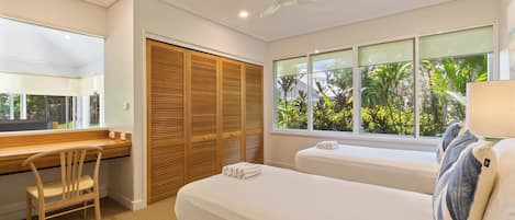 4 bedrooms, iron/ironing board, free WiFi