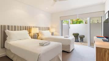 2 bedrooms, iron/ironing board, free WiFi