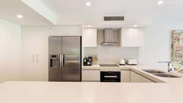Oven, stovetop, dishwasher, coffee/tea maker
