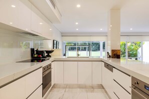 Oven, stovetop, dishwasher, coffee/tea maker