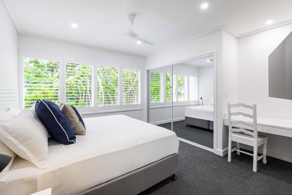 4 Schlafzimmer, Bügeleisen/Bügelbrett, kostenloses WLAN