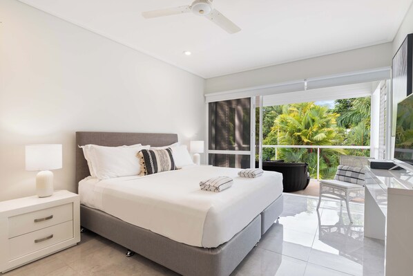 2 bedrooms, iron/ironing board, free WiFi